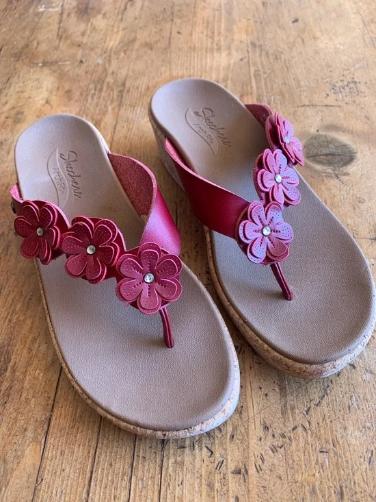 Skechers Women's Red Arch Fit Floral Slip On Sandals - Picture 2 of 16